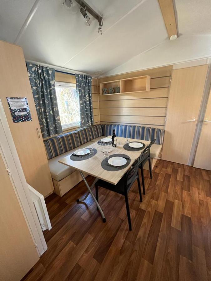 Mobil Home 8 Personnes Camping L'Elysee Vagues Oceanes Le Grau-du-Roi Luaran gambar