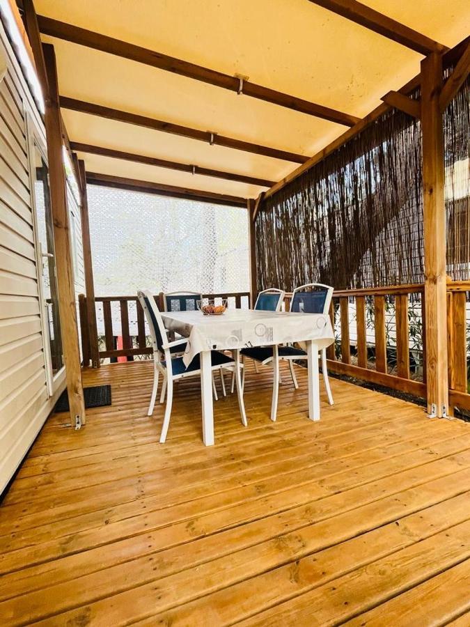 Mobil Home 8 Personnes Camping L'Elysee Vagues Oceanes Le Grau-du-Roi Luaran gambar